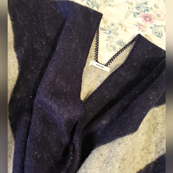 Wrap°Shawl°Poncho {Just Fab} - Picture 1 of 7